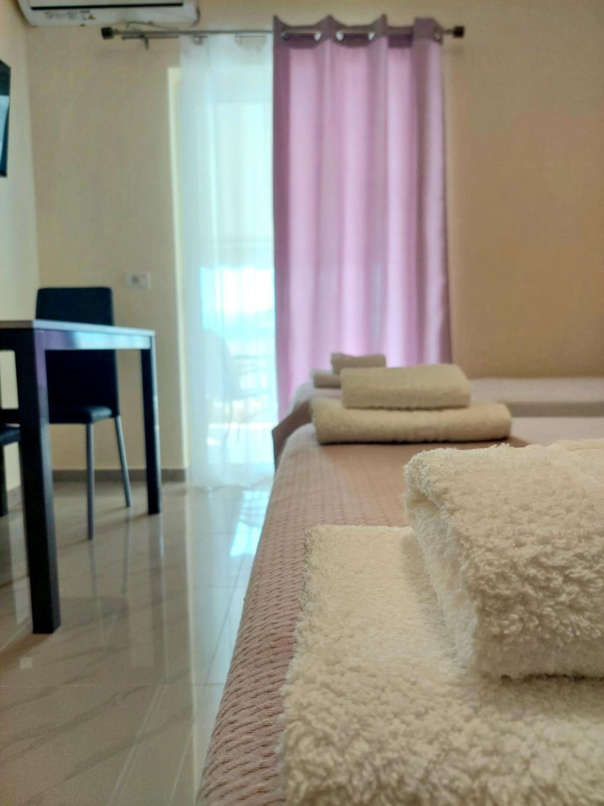 Elizabeth Apartments Himare Eksteriør bilde