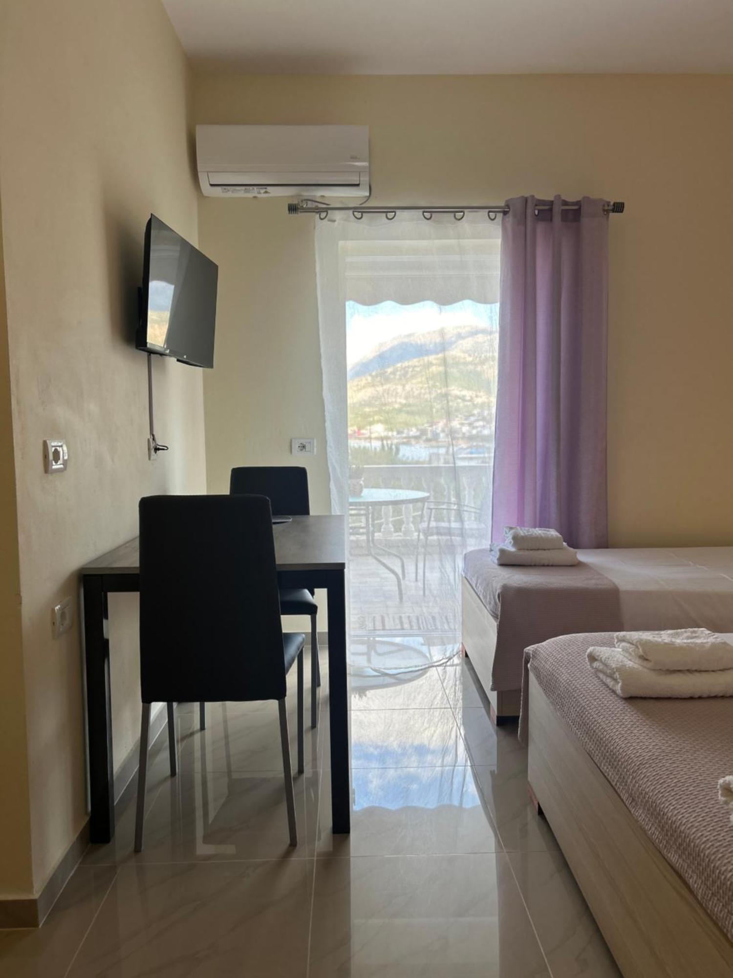 Elizabeth Apartments Himare Eksteriør bilde