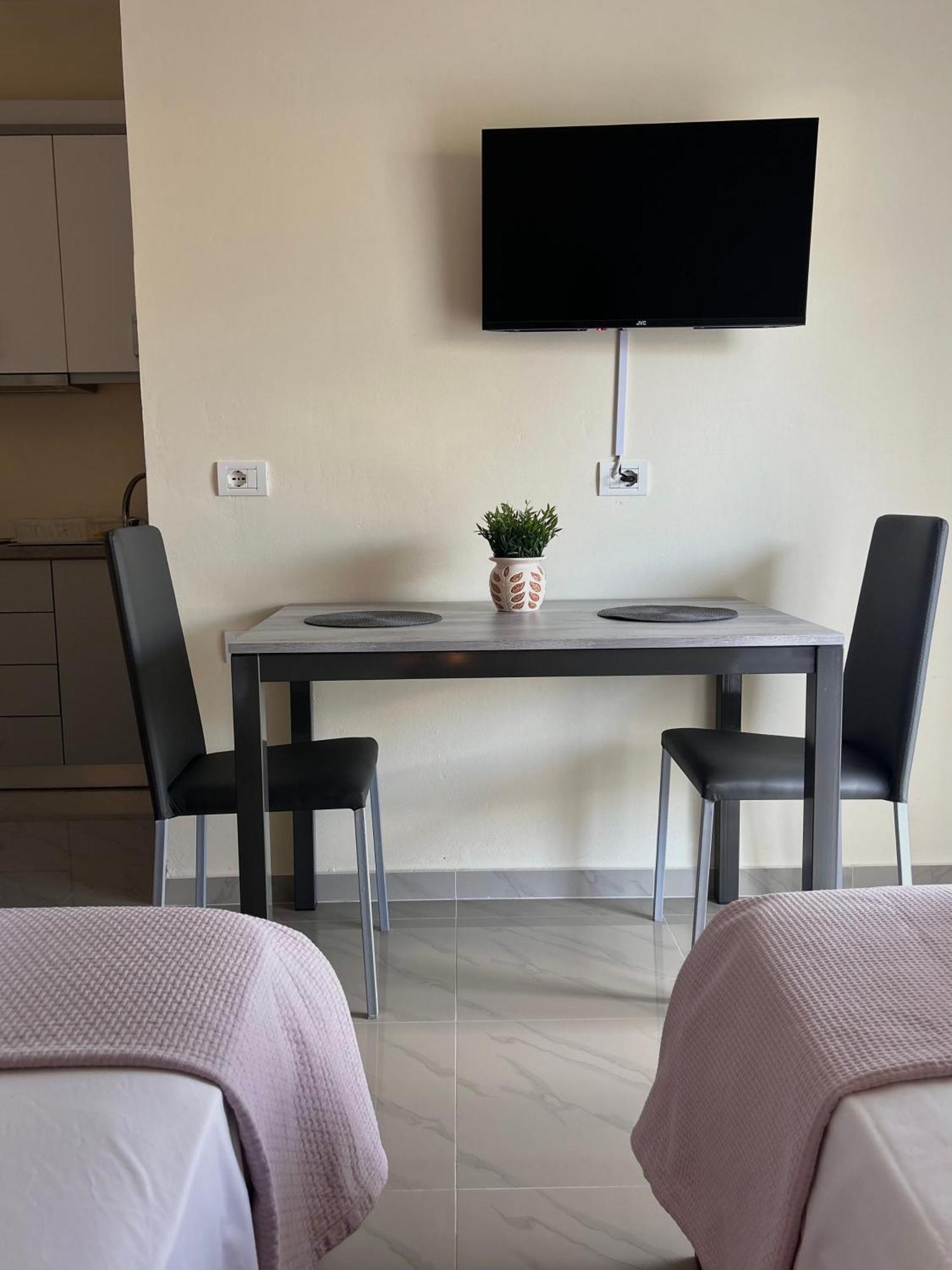 Elizabeth Apartments Himare Eksteriør bilde