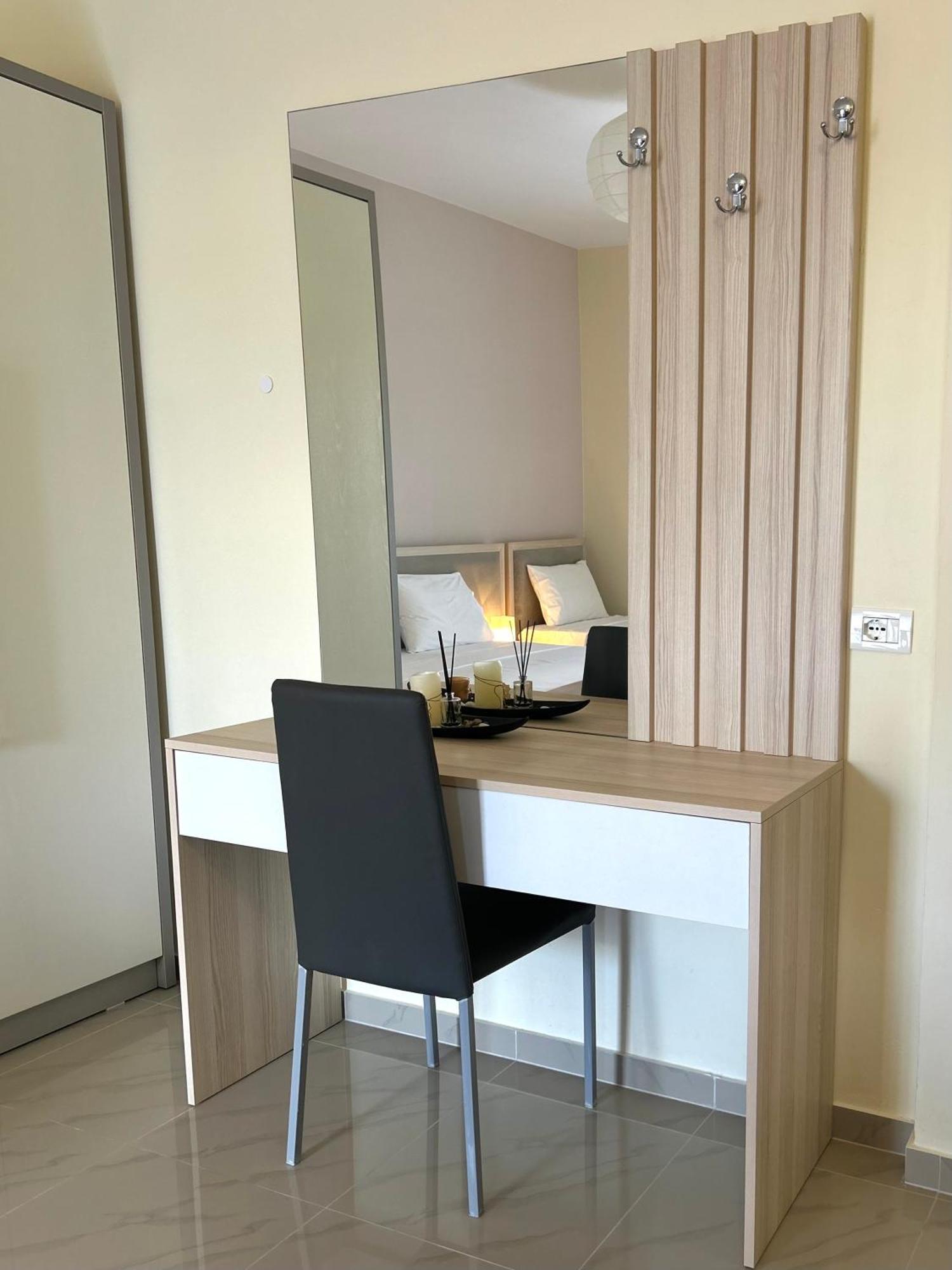 Elizabeth Apartments Himare Eksteriør bilde